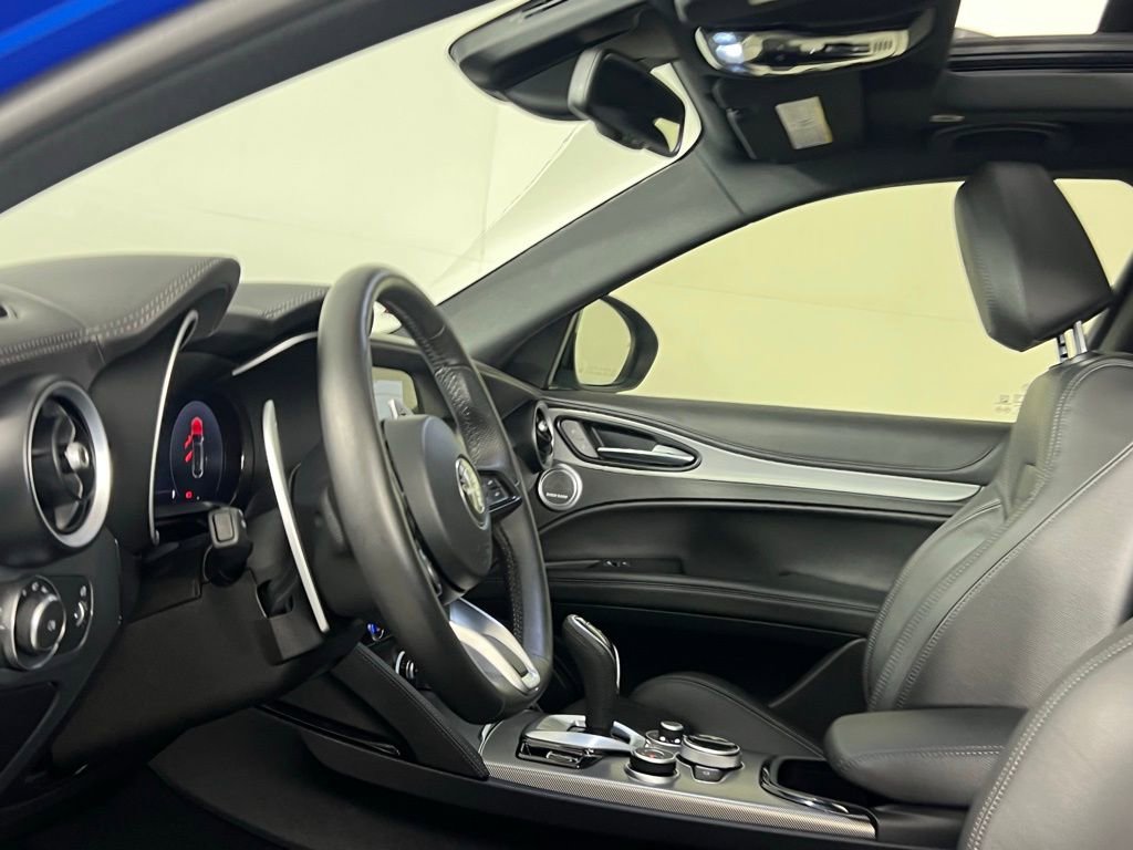 Used 2024 Alfa Romeo Stelvio Veloce image 23