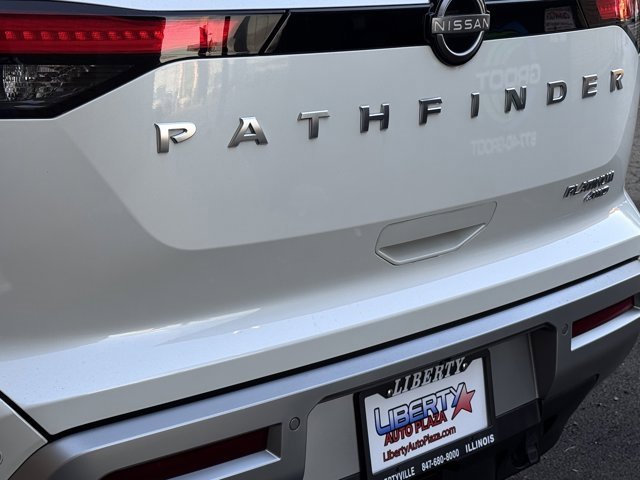 Used 2024 Nissan Pathfinder Platinum w/ Cargo Package image 25