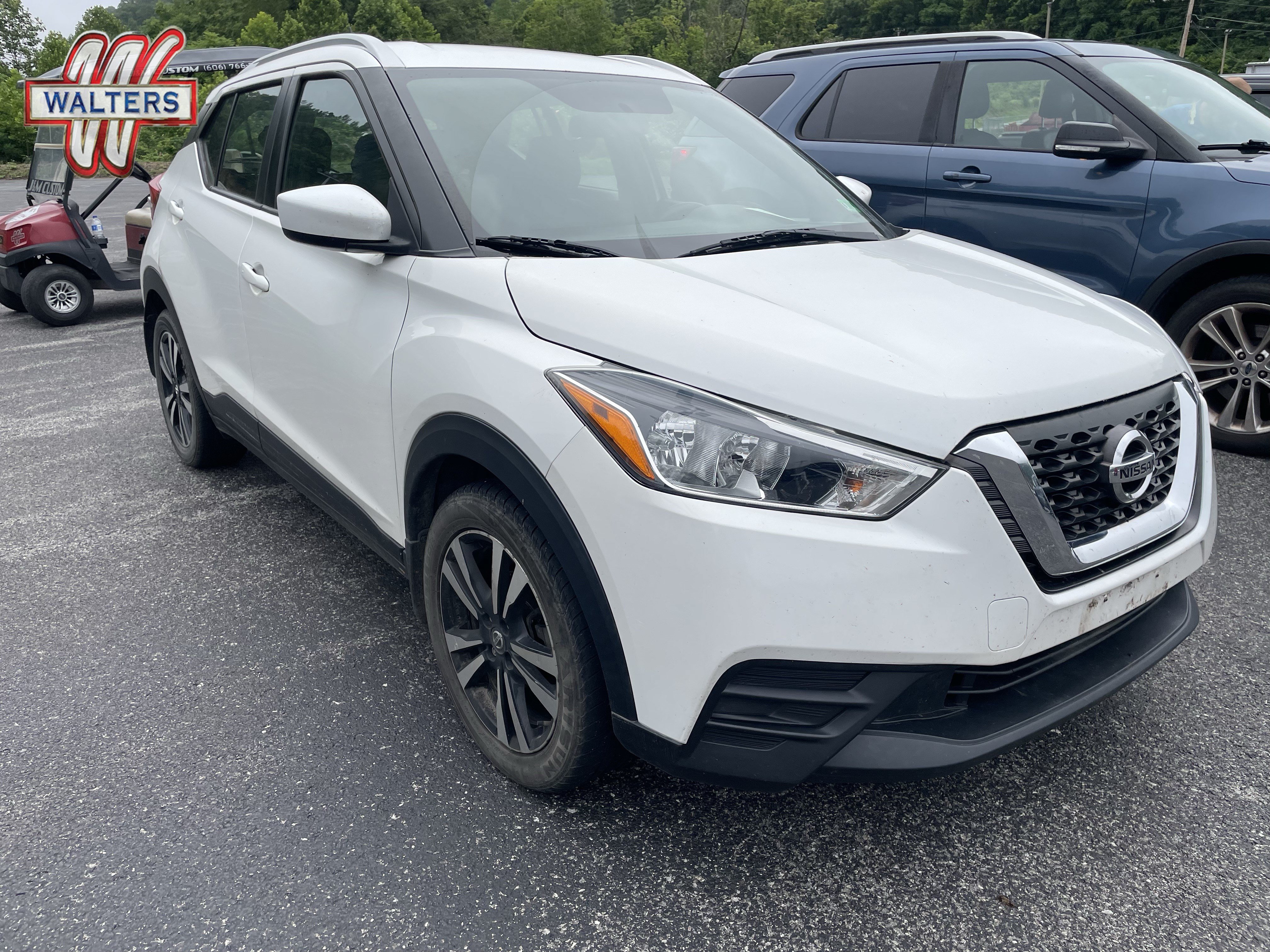 Used 2019 Nissan Kicks SV FWD image 1