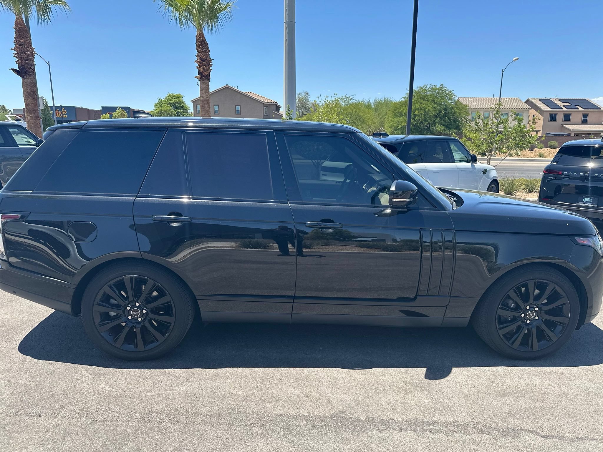 Used 2018 Land Rover Range Rover HSE AWD/4WD image 3