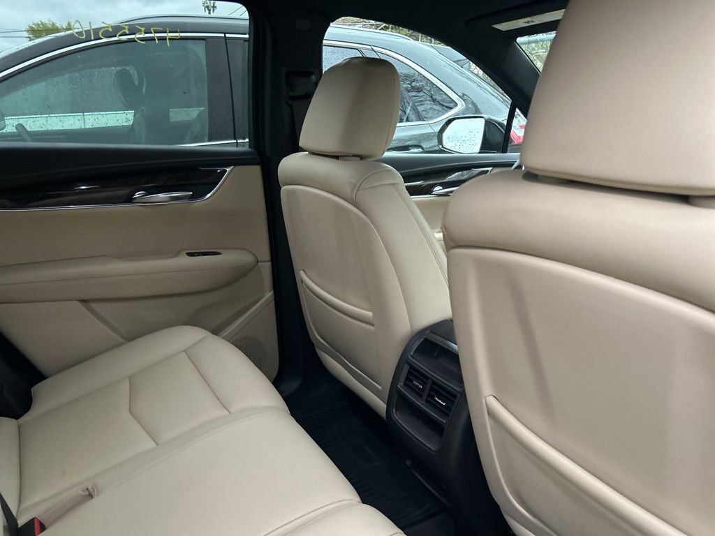 Used 2019 Cadillac XT5 AWD image 8