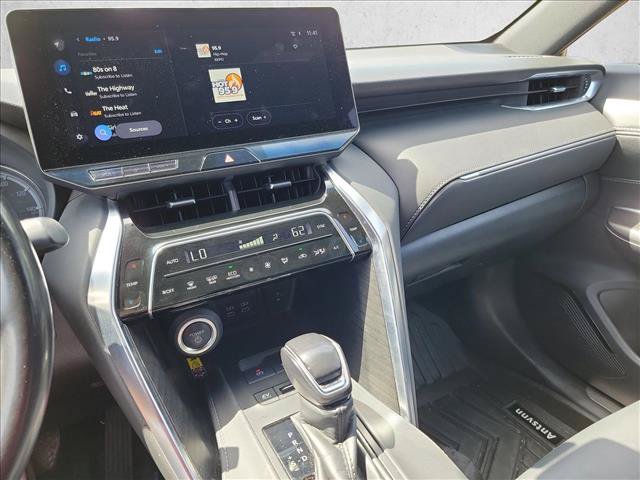 Used 2023 Toyota Venza XLE AWD/4WD image 19