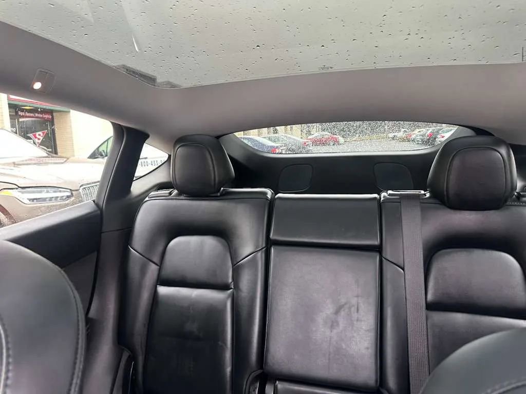 Used 2021 Tesla Model Y Long Range image 21