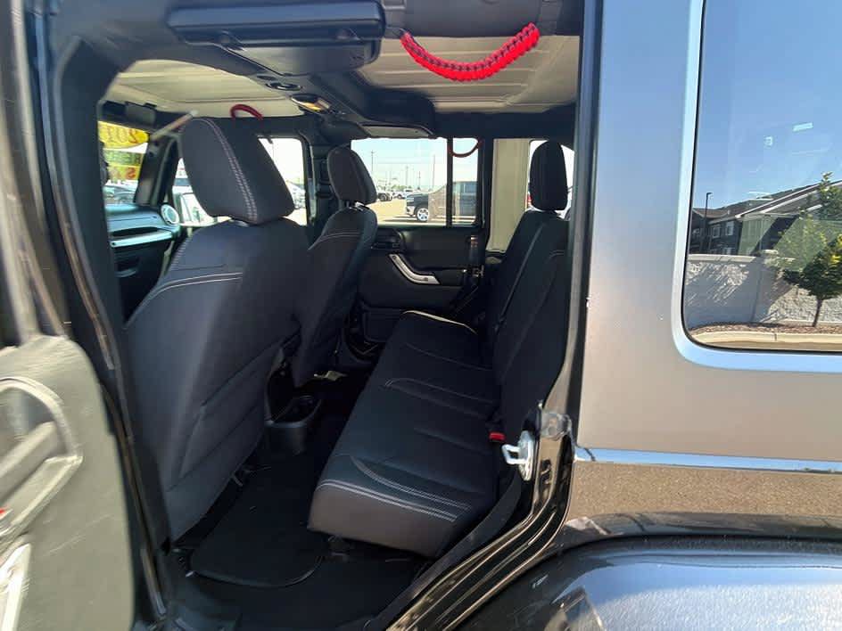 Used 2017 Jeep Wrangler Unlimited Sahara w/ Connectivity Group AWD/4WD image 20