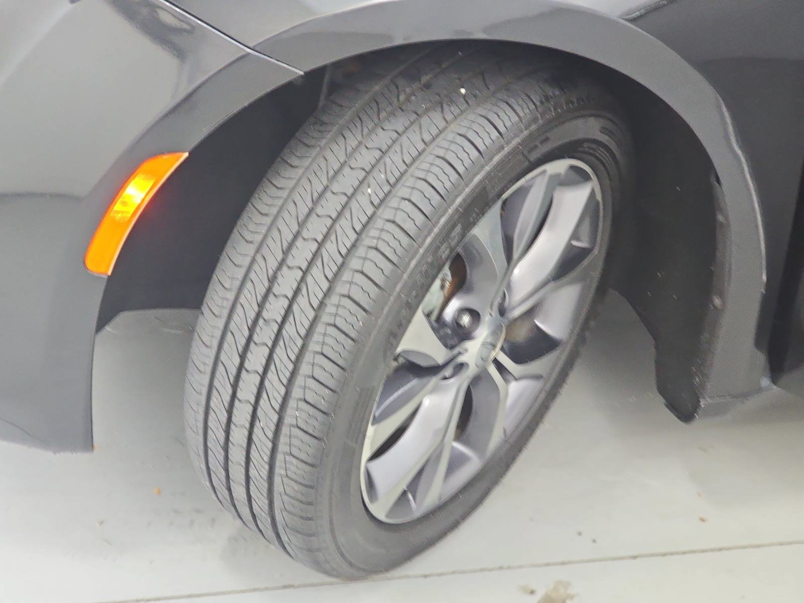 Used 2017 Chrysler Pacifica Limited w/ UConnect Theater Package FWD image 34