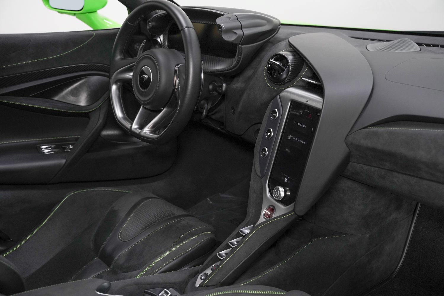 Used 2024 McLaren 750S Spider RWD image 32