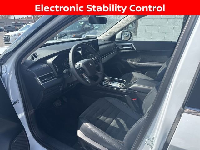 Used 2025 Mitsubishi Outlander SE AWD/4WD image 10