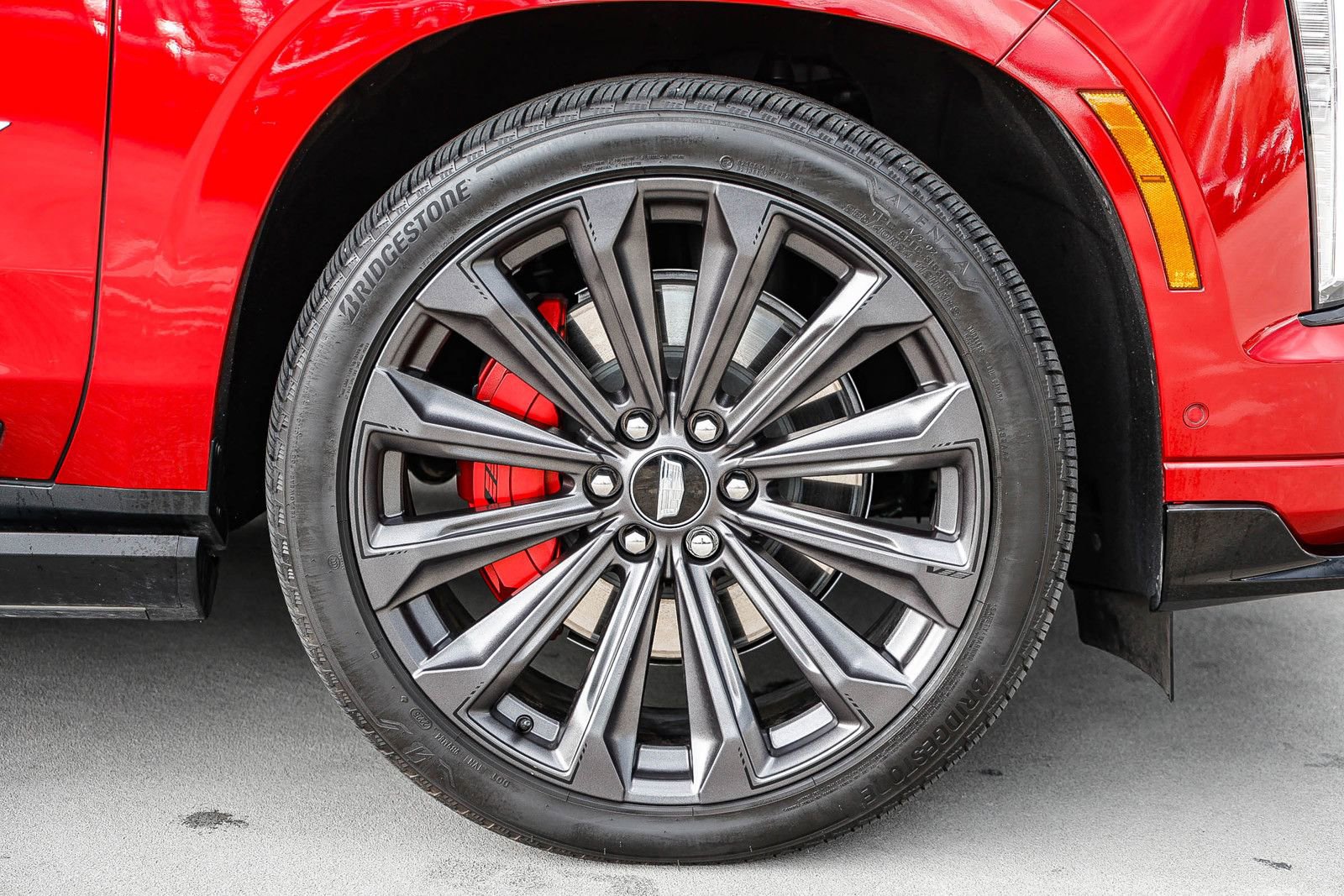 Used 2025 Cadillac Escalade ESV V image 9