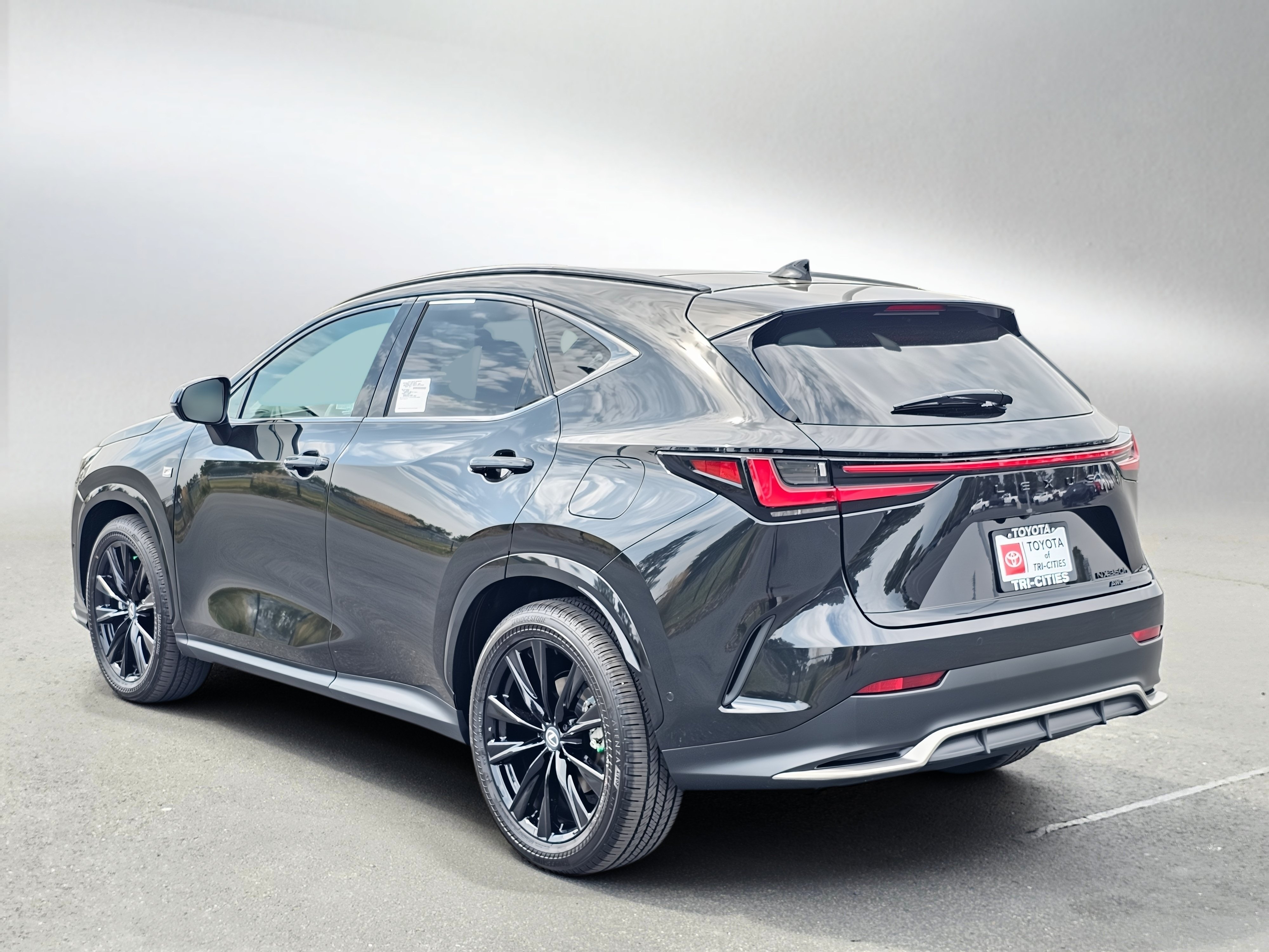 Used 2026 Lexus NX 350h F Sport AWD/4WD image 2