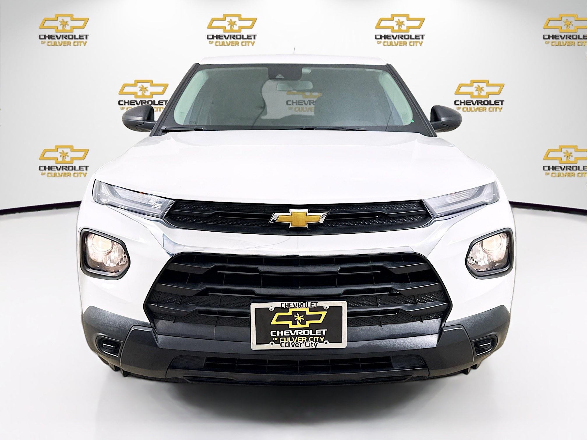 Used 2023 Chevrolet TrailBlazer LS FWD image 2