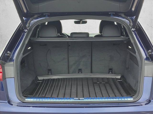 Used 2020 Audi Q8 Prestige AWD/4WD image 6