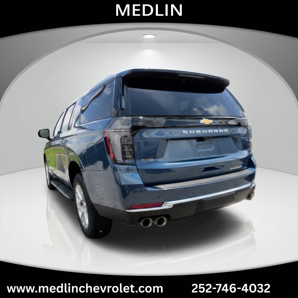 Used 2025 Chevrolet Suburban Premier AWD/4WD image 8