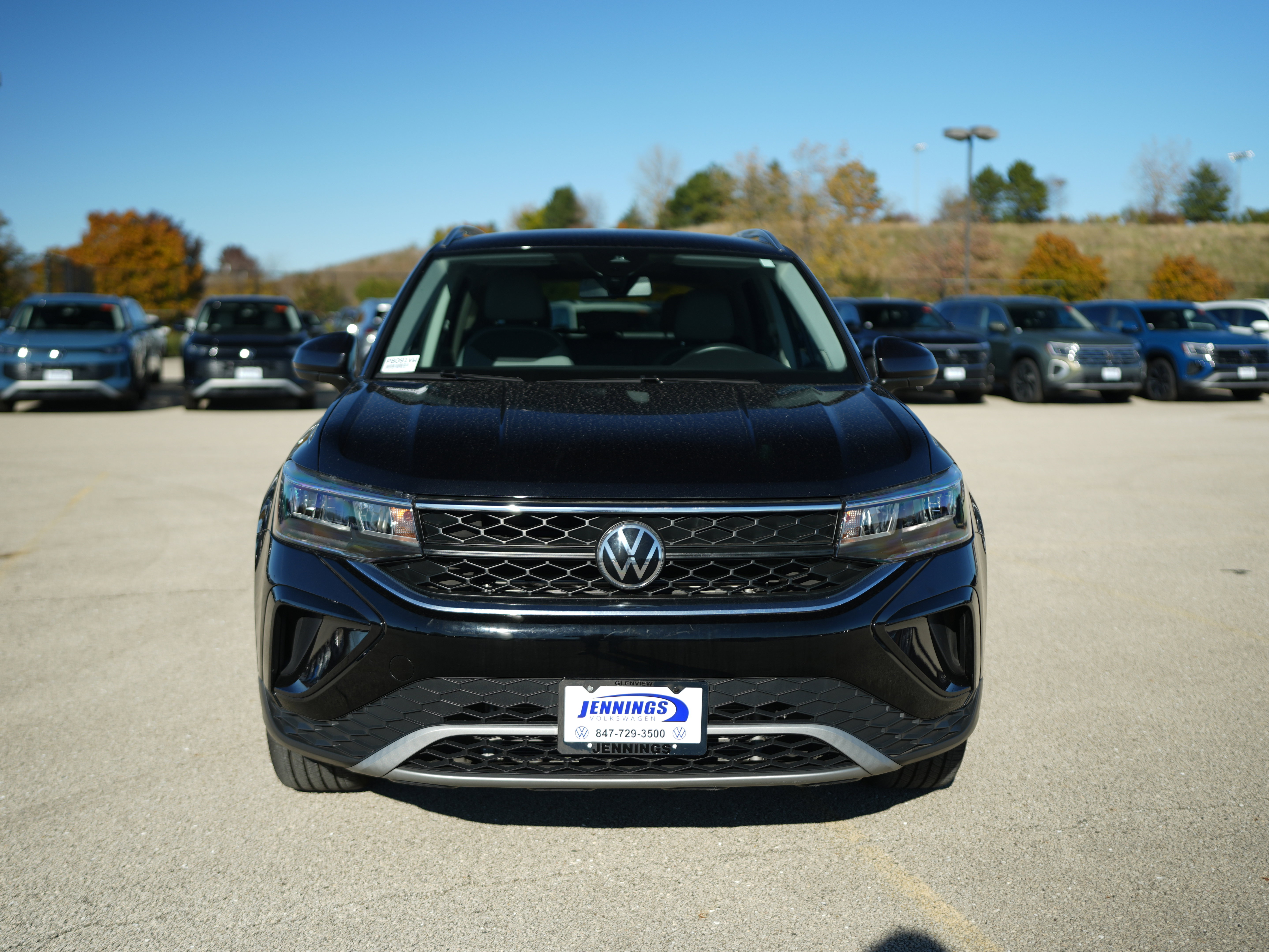 Used 2022 Volkswagen Taos SE w/ IQ.Drive SE Package image 3