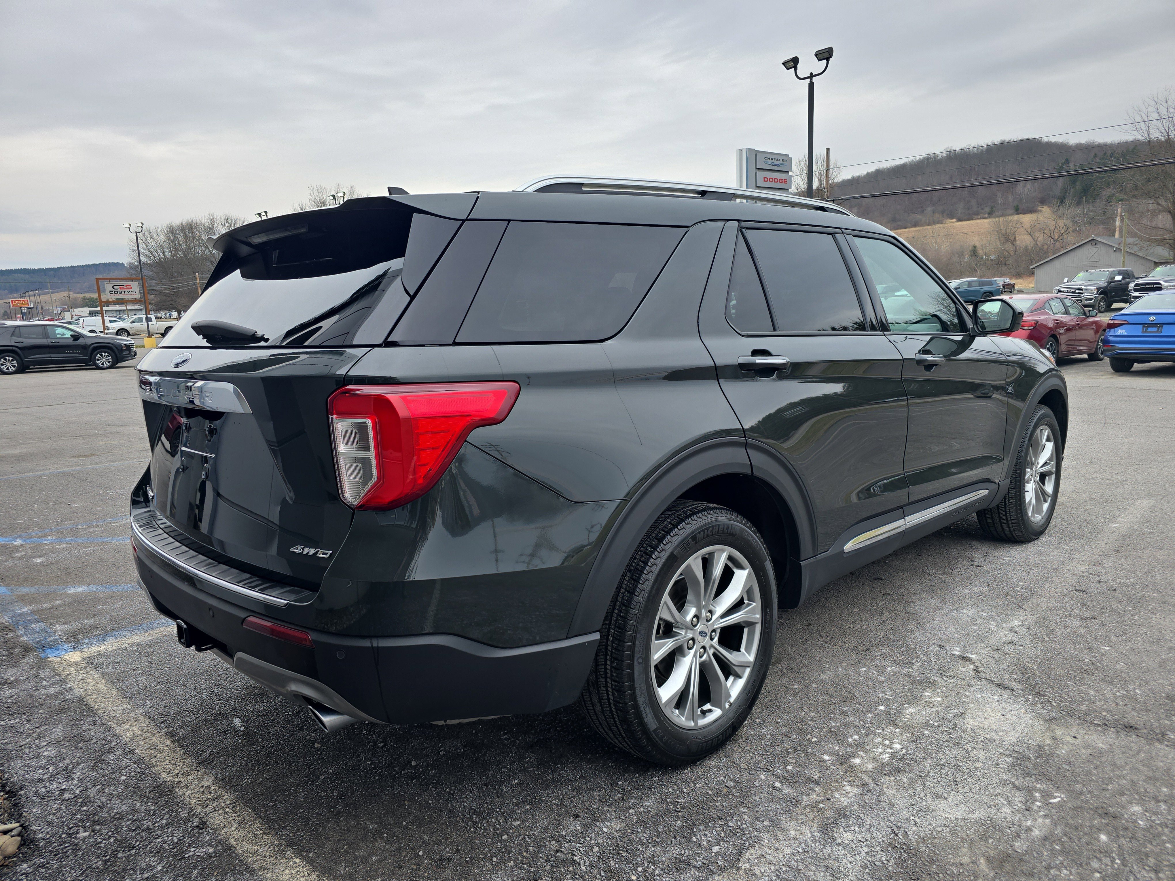 Used 2023 Ford Explorer Limited w/ Class IV Trailer Tow Package image 3