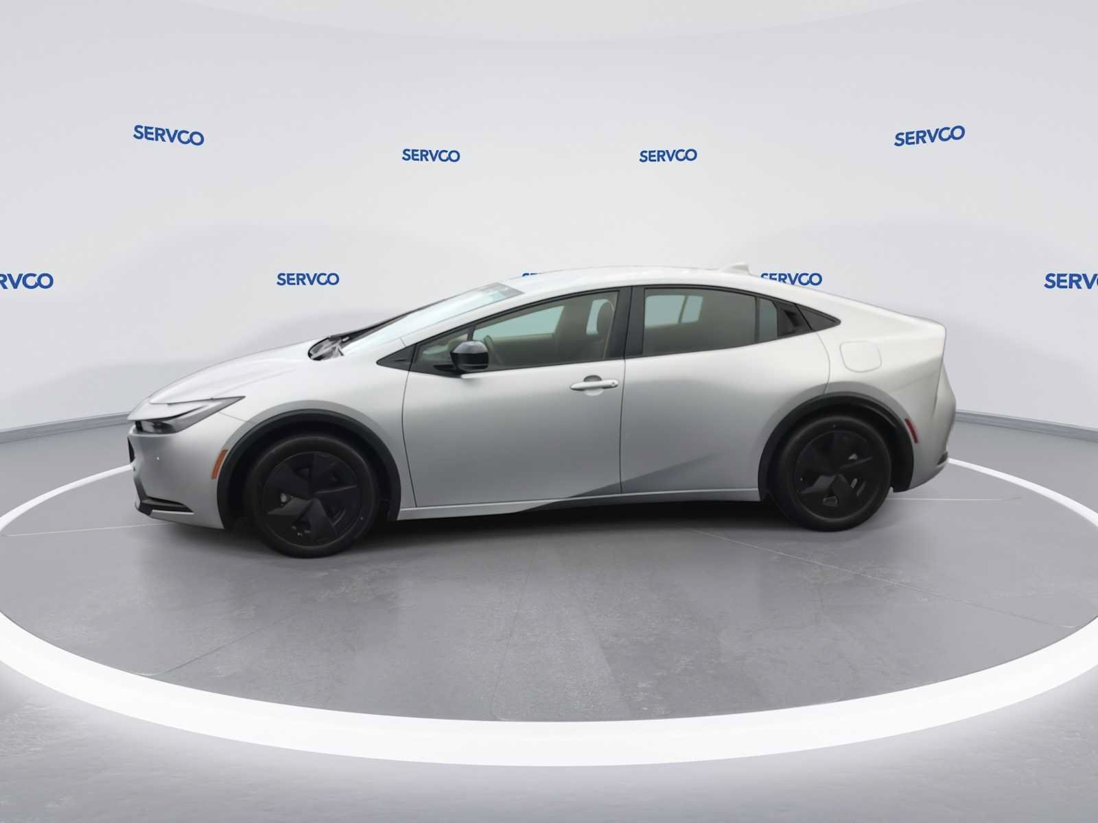 Used 2024 Toyota Prius LE FWD image 5