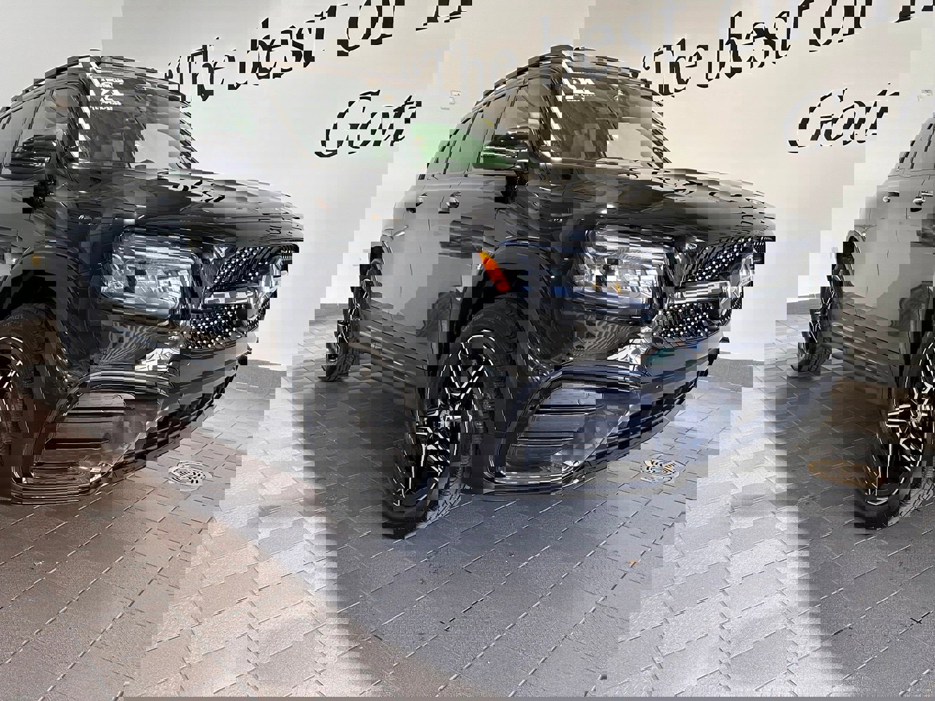 Used 2024 Mercedes-Benz GLB 250 4MATIC image 1