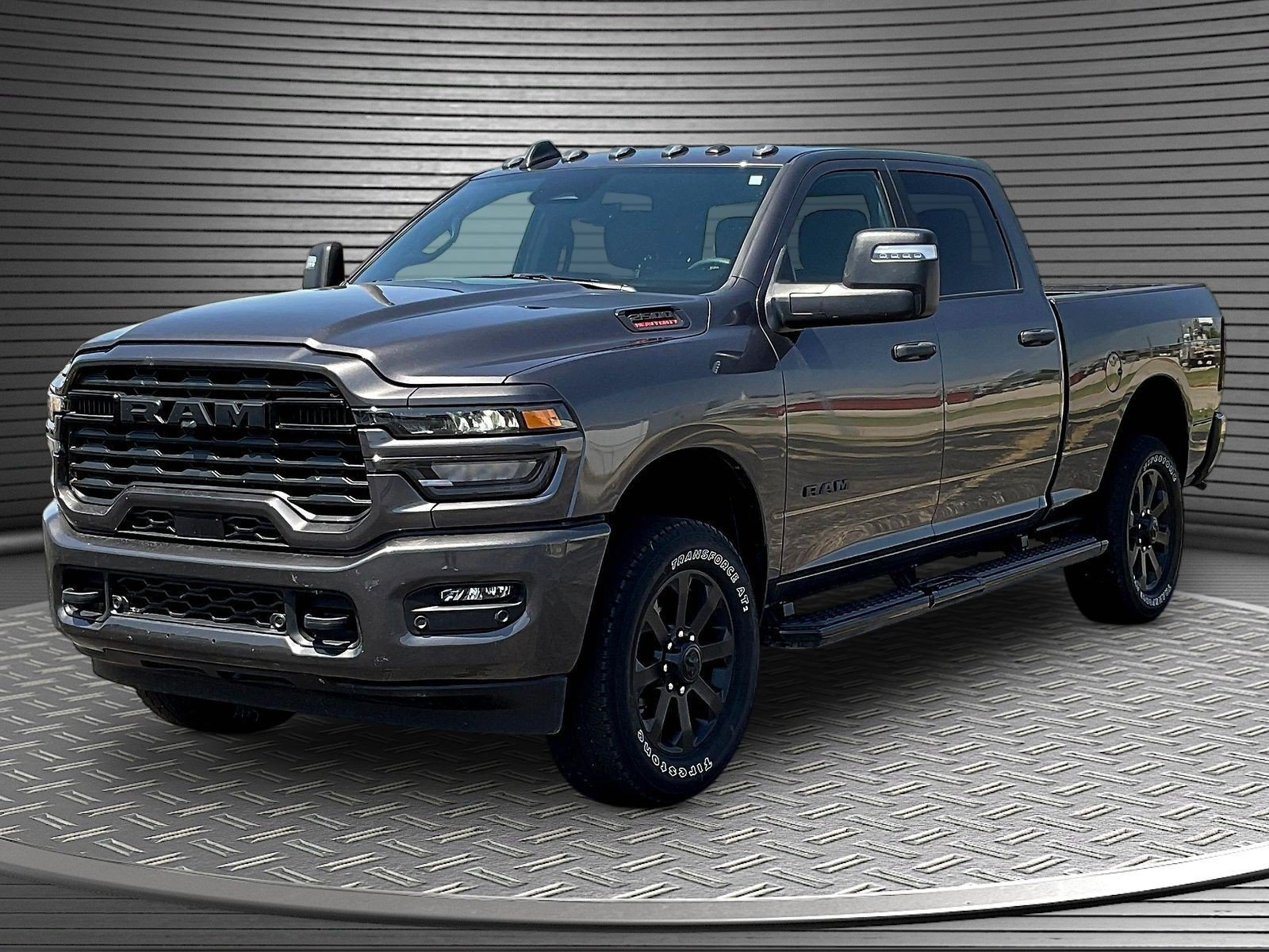 Used 2025 RAM 2500 Big Horn AWD/4WD image 3