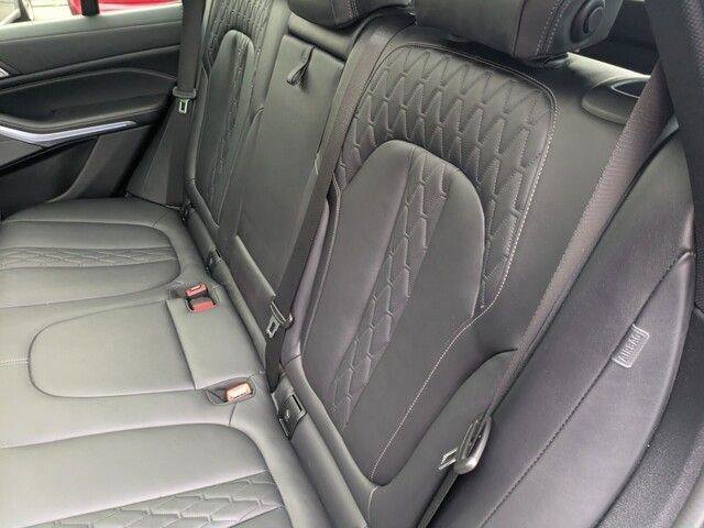 Used 2021 BMW X5 M50i AWD/4WD image 17