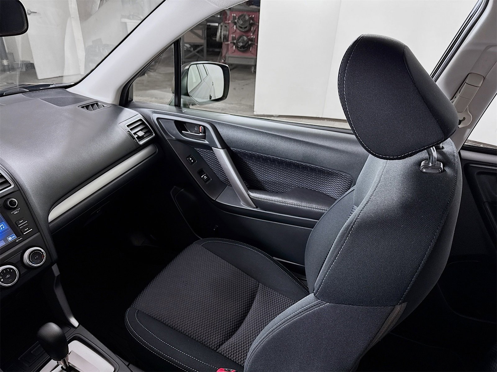 Used 2017 Subaru Forester 2.5i w/ Alloy Wheel Package image 17