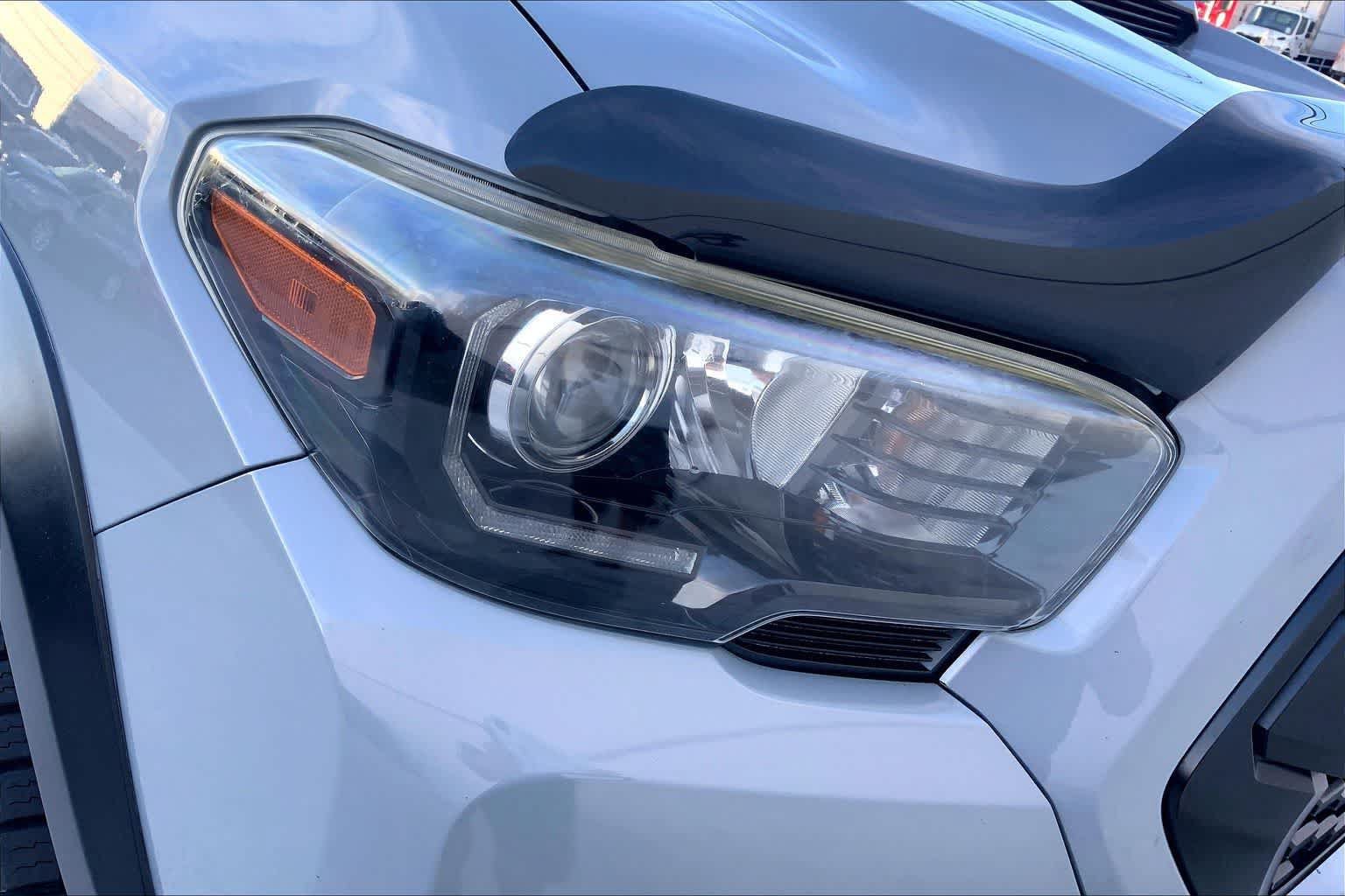 Used 2017 Toyota Tacoma TRD Pro AWD/4WD image 31