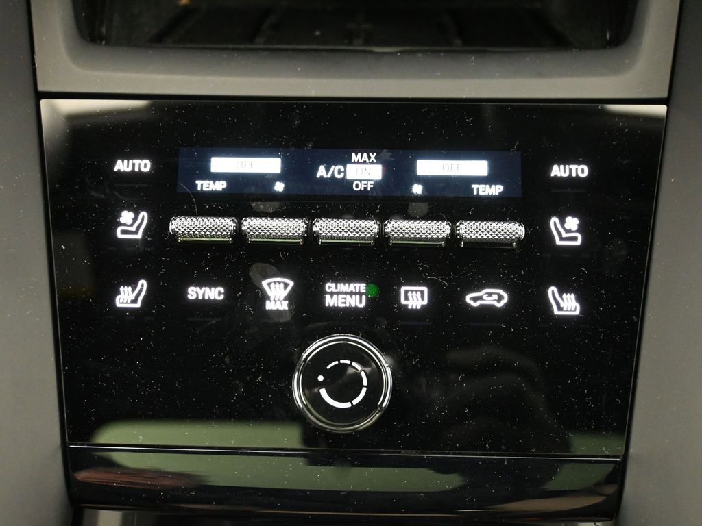 Certified 2025 Porsche Macan Electric image 20