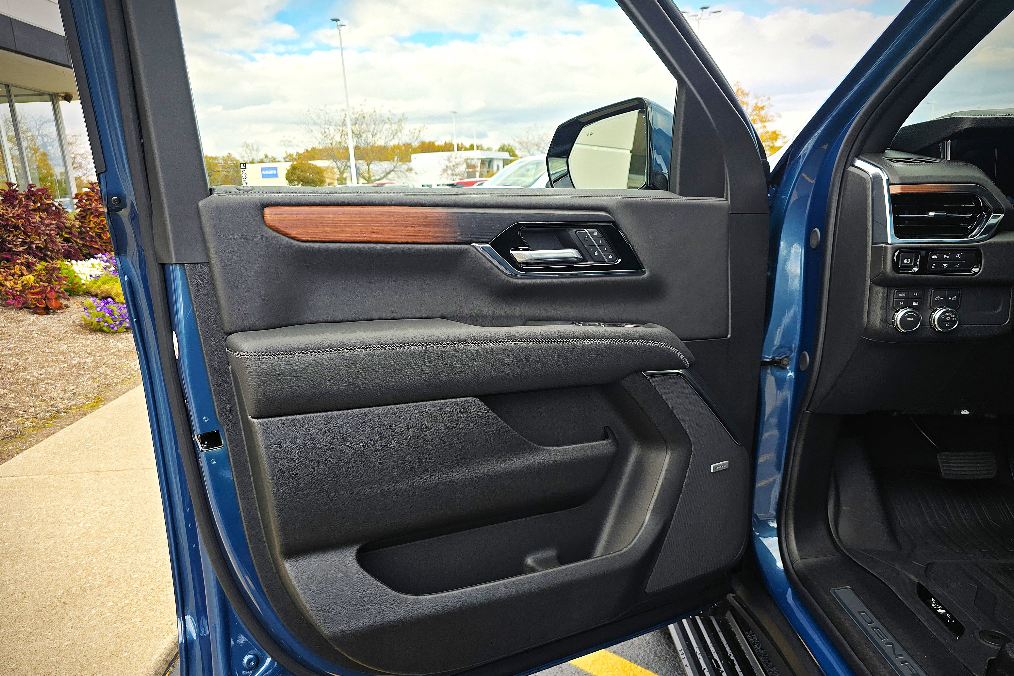 New 2026 GMC Yukon XL Denali w/ Sun & Power Step Package image 19