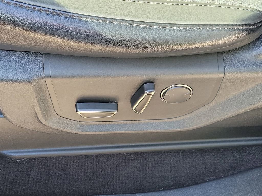 Used 2019 Ford F150 Raptor w/ Equipment Group 802A Luxury image 26