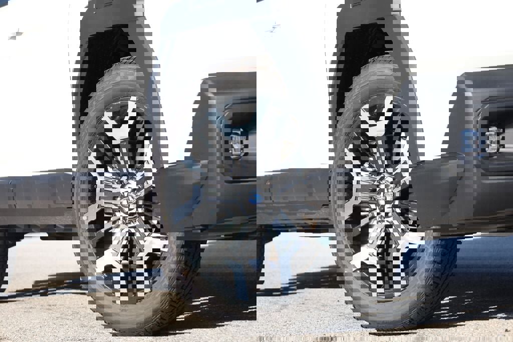 New 2026 Subaru Outback Touring XT image 3