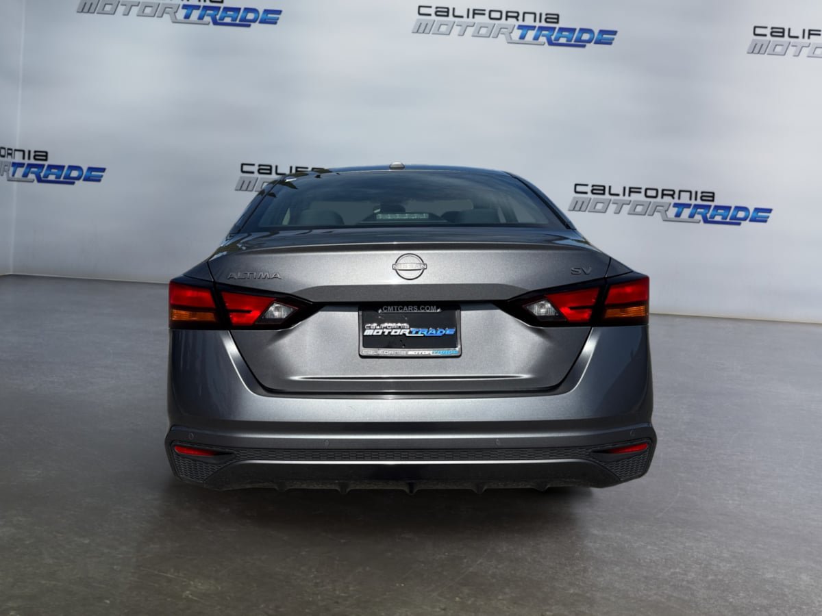 Used 2024 Nissan Altima 2.5 SV FWD image 6