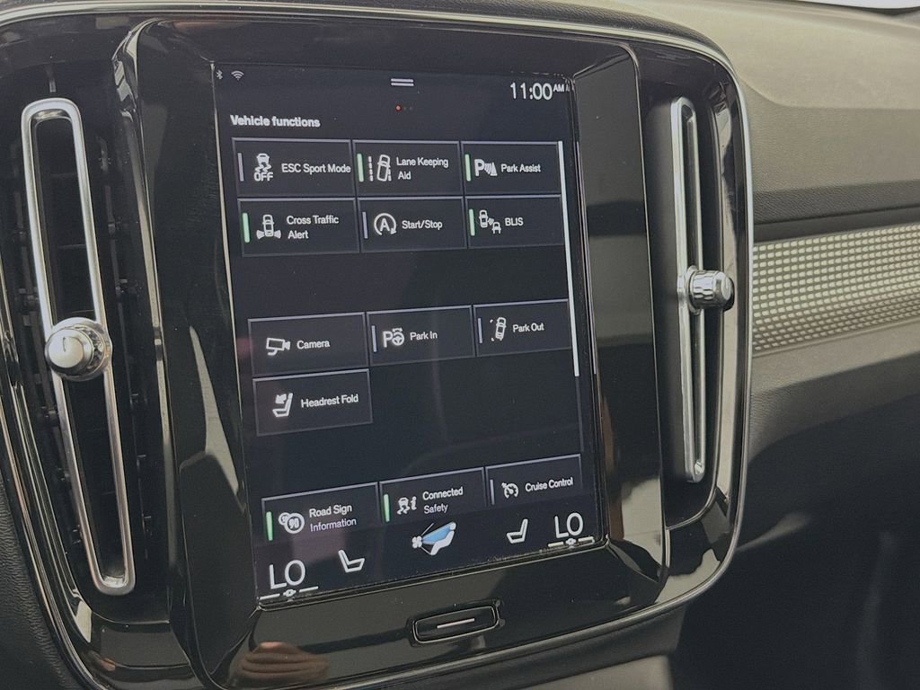 Used 2022 Volvo XC40 T5 R-Design w/ Advanced Package image 33