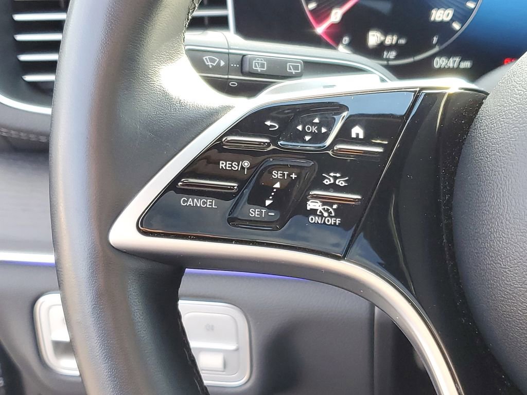 Used 2025 Mercedes-Benz GLS 450 4MATIC image 12