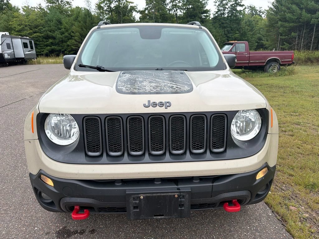 Used 2017 Jeep Renegade Trailhawk AWD/4WD image 2
