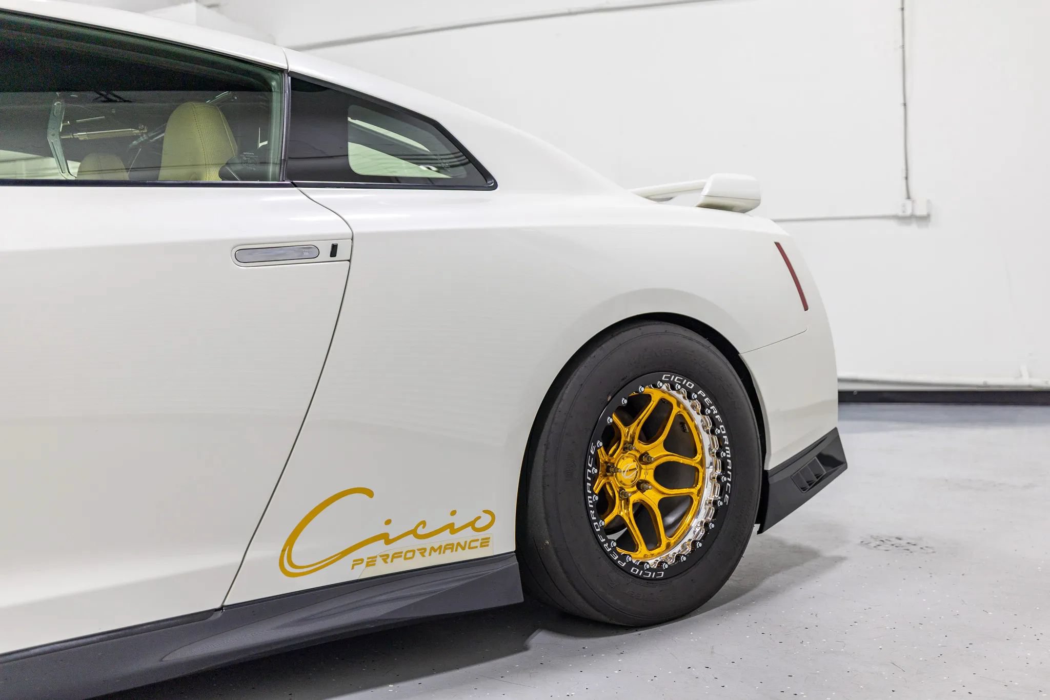 Used 2017 Nissan GT-R Premium w/ Premium Interior Package AWD/4WD image 13