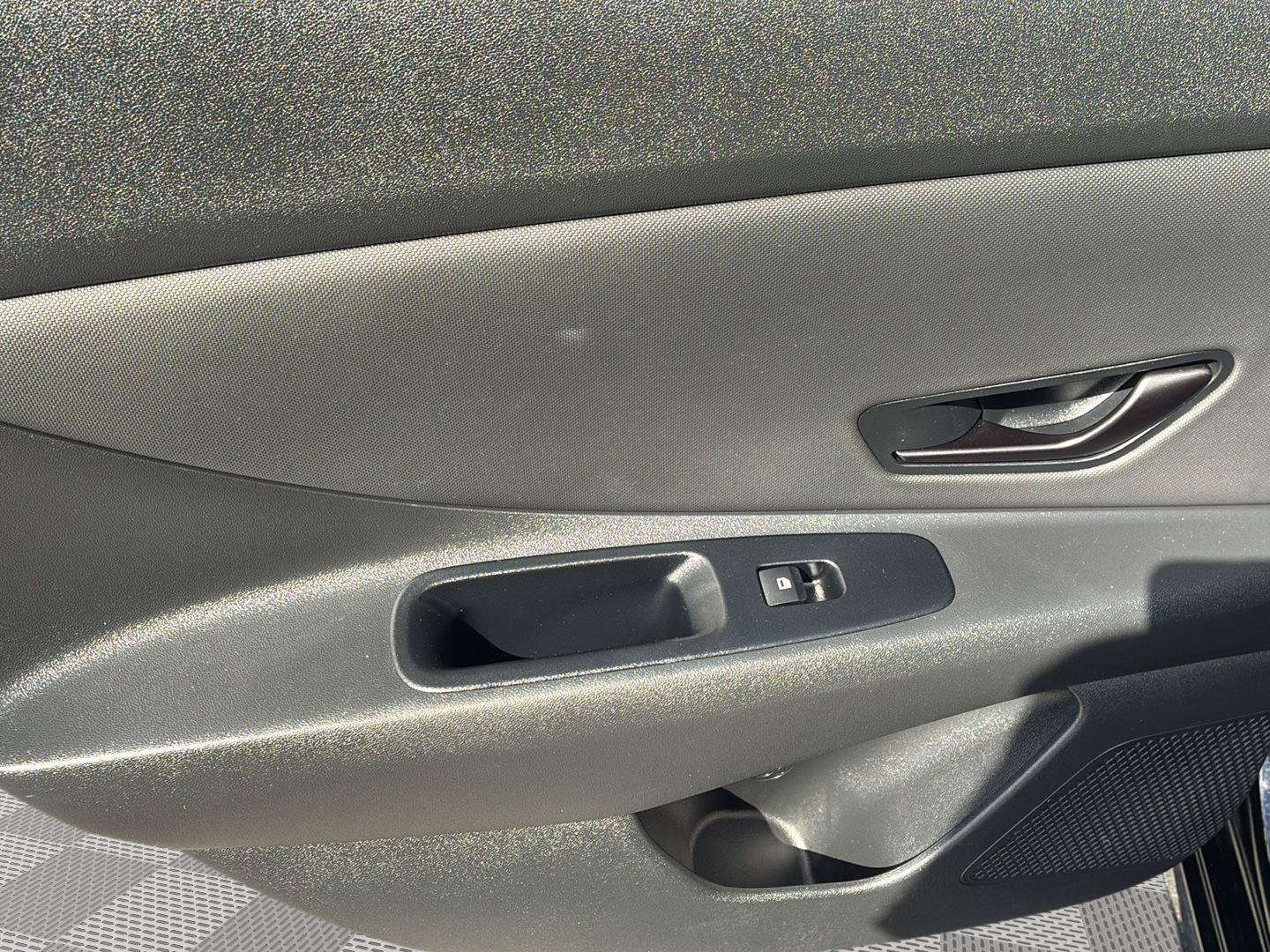 Certified 2025 Hyundai Elantra Sport FWD image 22