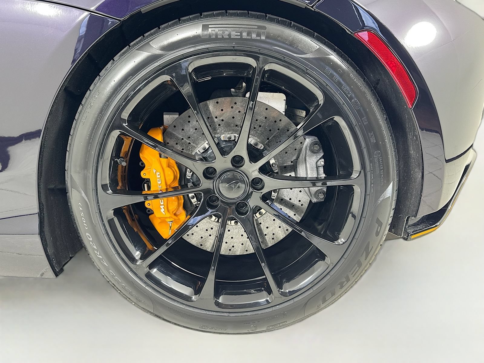 Used 2025 McLaren Artura Spider RWD image 9