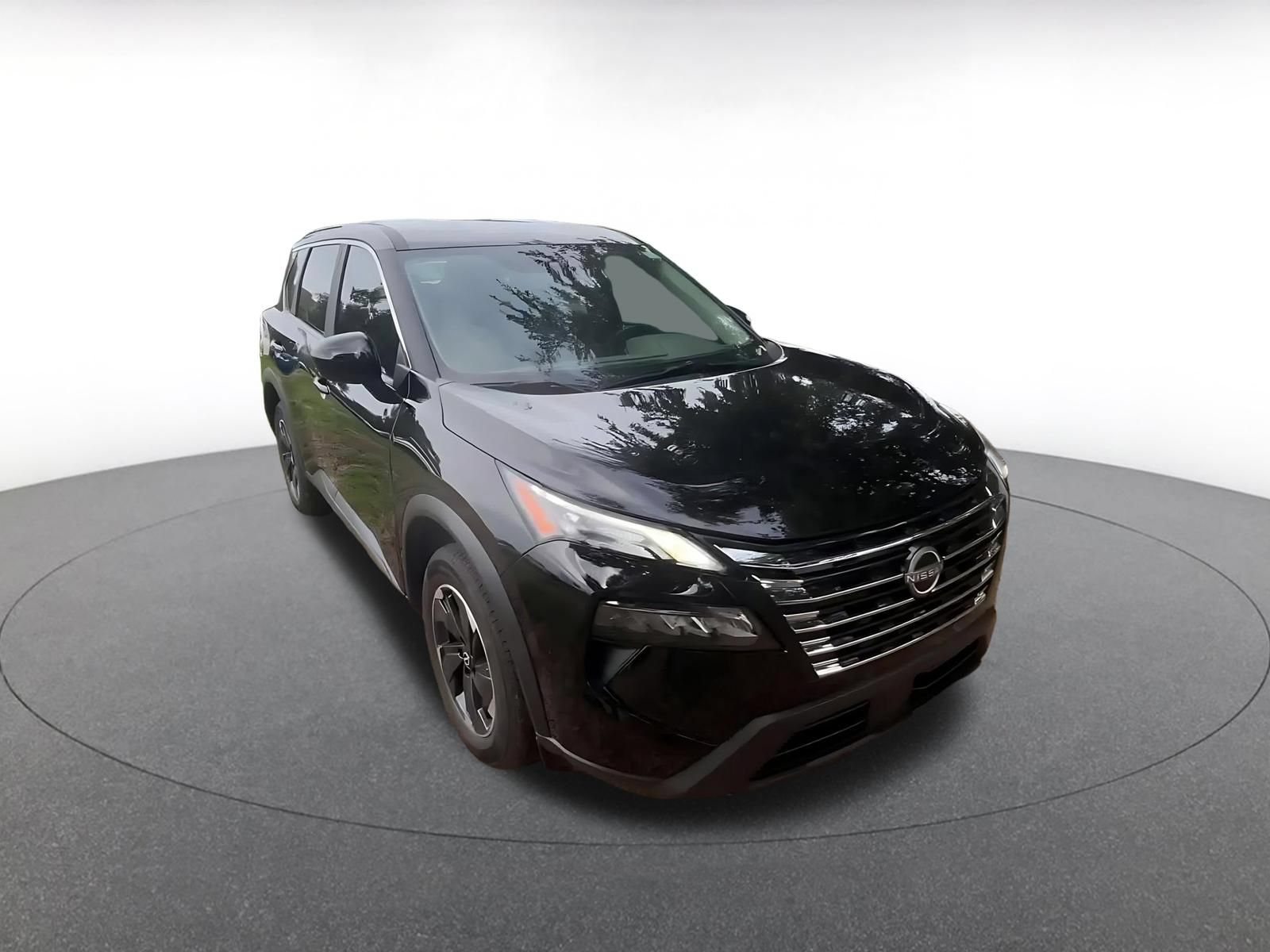 Used 2025 Nissan Rogue SV AWD/4WD image 3