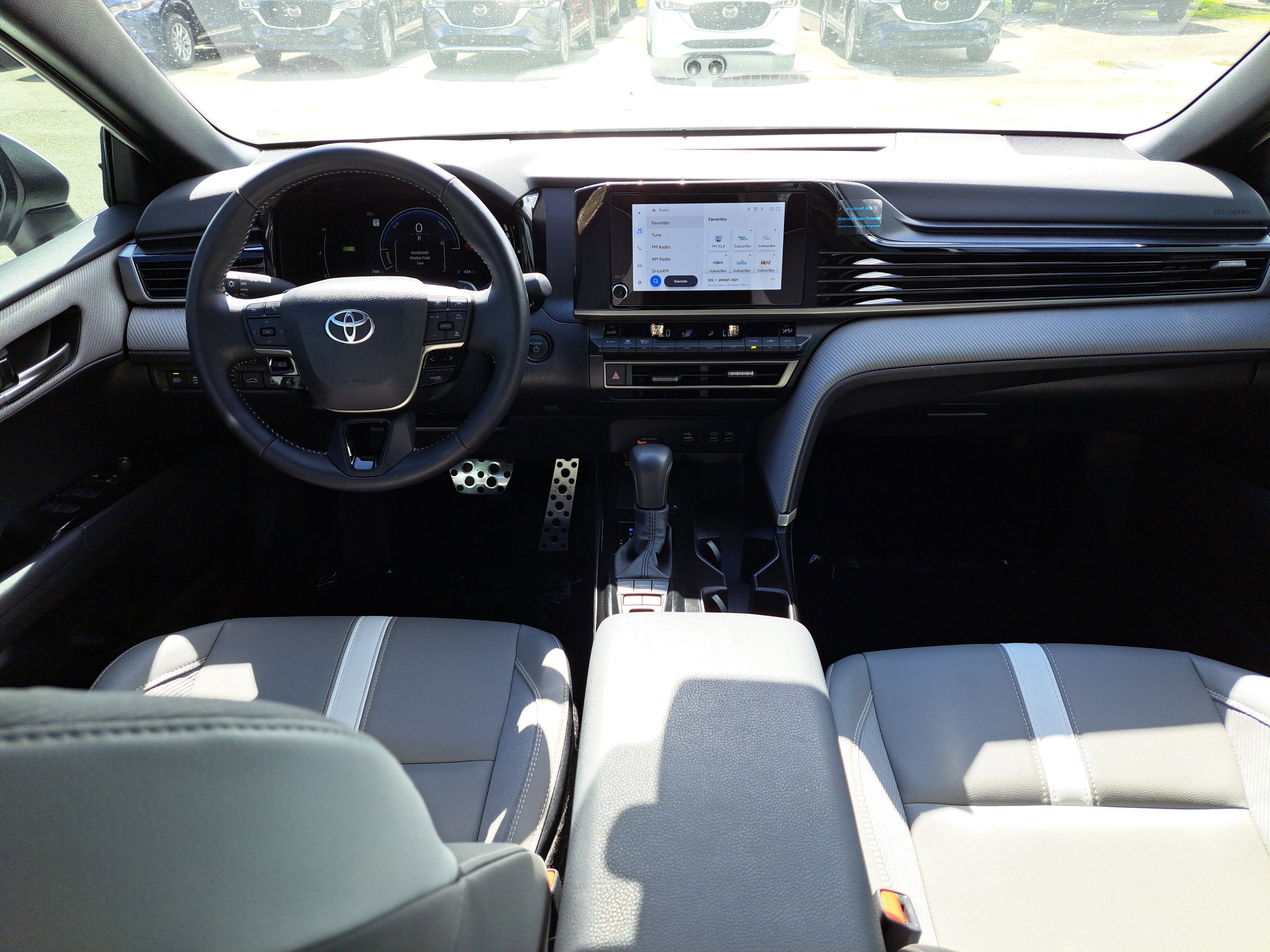 Used 2025 Toyota Camry SE image 8