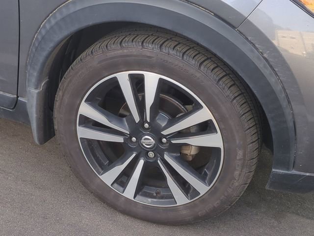 Used 2018 Nissan Kicks SV image 4