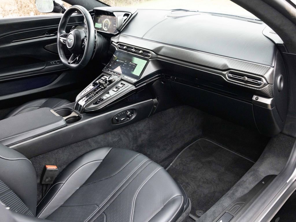 Used 2025 Aston Martin V8 Vantage Coupe image 50