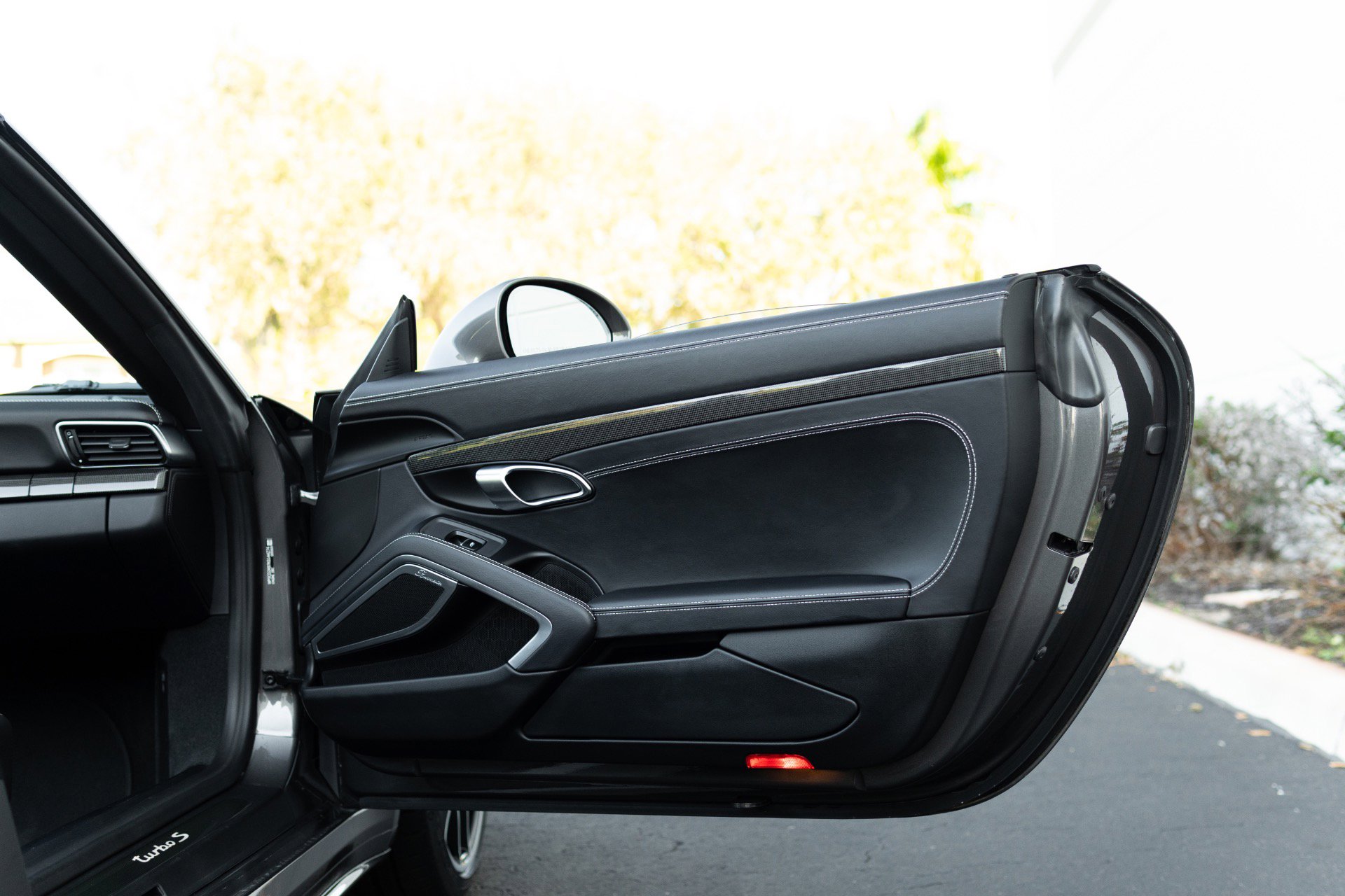 Used 2019 Porsche 911 Turbo S image 54