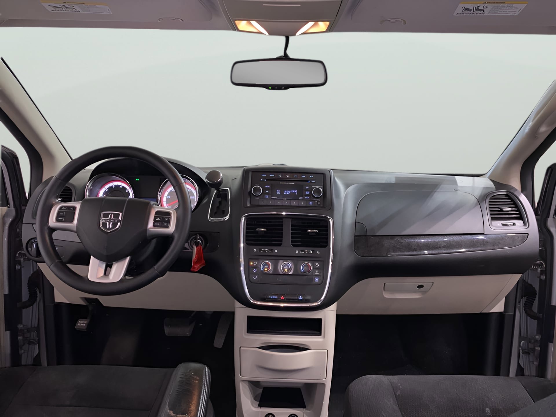 Used 2016 Dodge Grand Caravan American Value Package w/ UConnect Hands-Free Group image 13