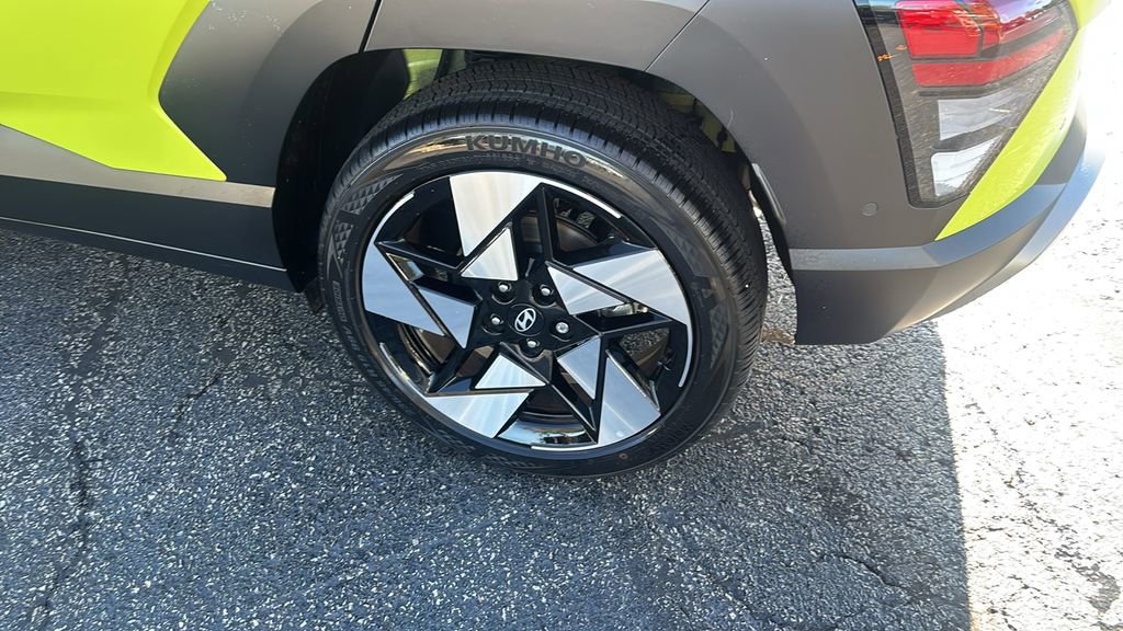 Used 2025 Hyundai Kona Limited image 9