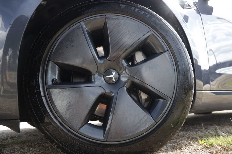 Used 2023 Tesla Model 3 Standard Range RWD image 29