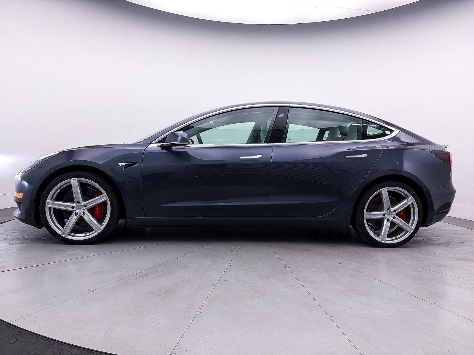 Used 2020 Tesla Model 3 Performance image 32