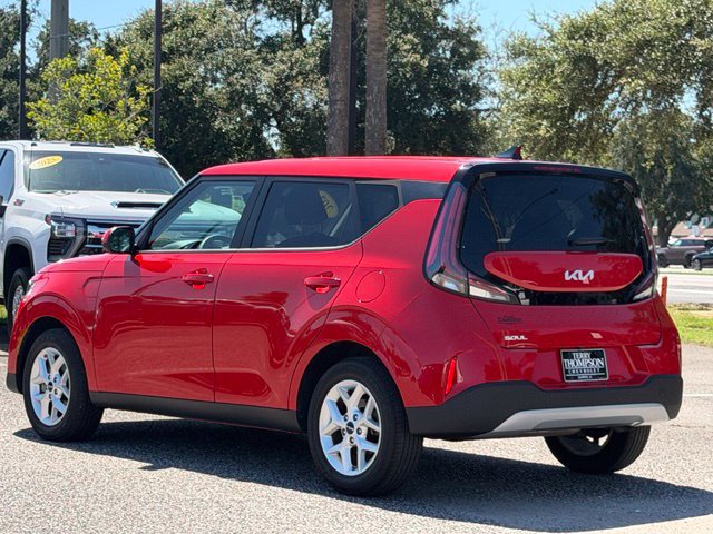 Used 2024 Kia Soul LX w/ Option Group 015 FWD image 5