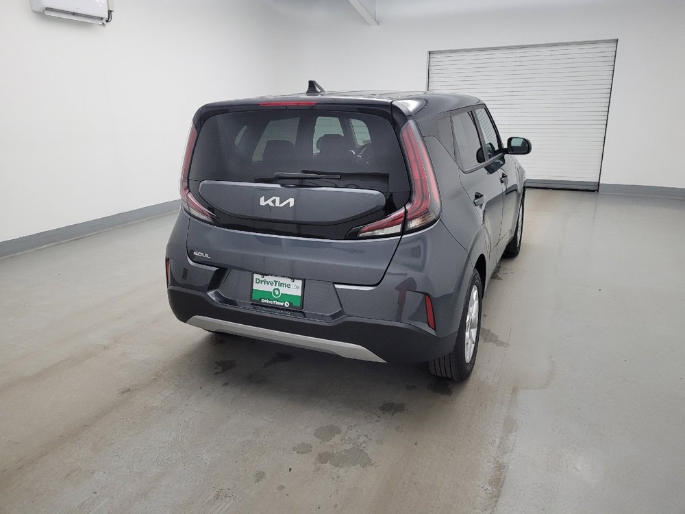 Used 2025 Kia Soul LX w/ LX Technology Package FWD image 7