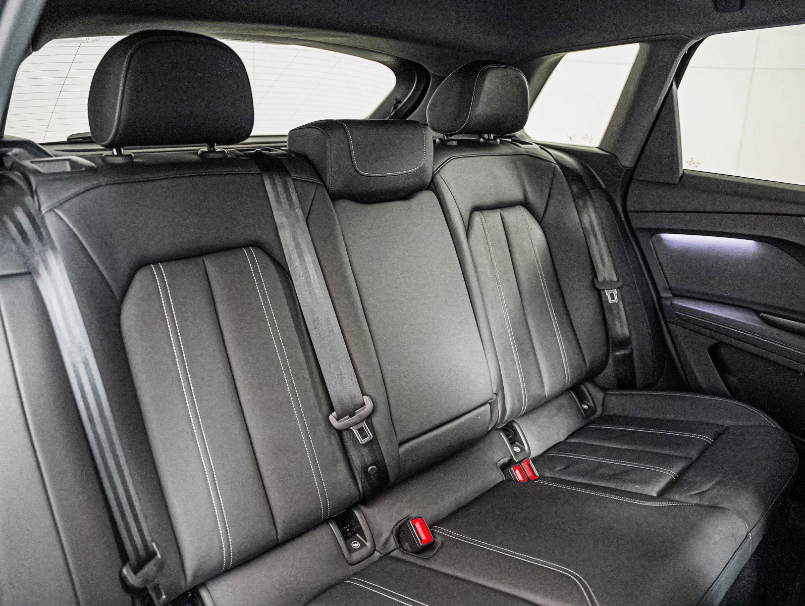 Used 2024 Audi Q4 e-tron Premium Plus w/ Premium Plus image 13