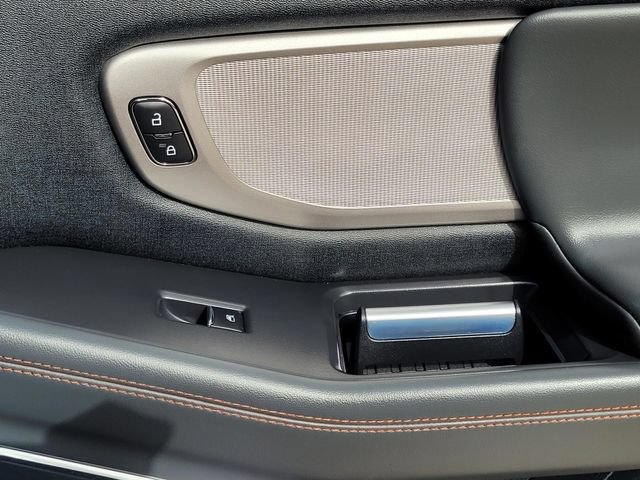 Used 2025 Ford Expedition Active RWD image 13