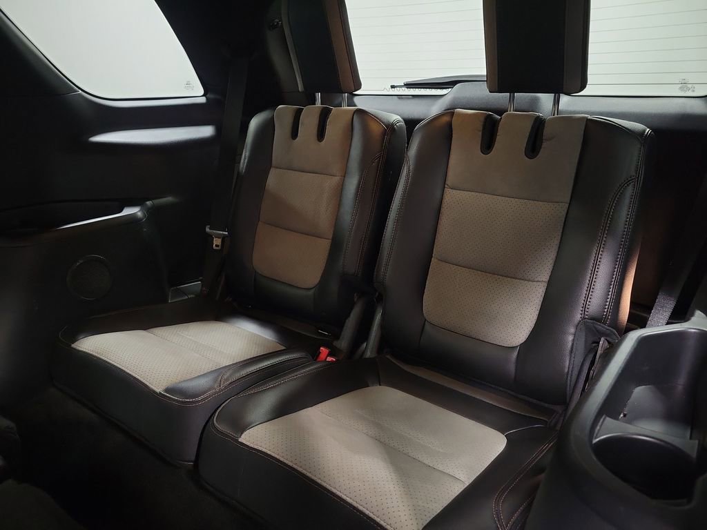 Used 2017 Ford Explorer XLT w/ Equipment Group 202A image 21