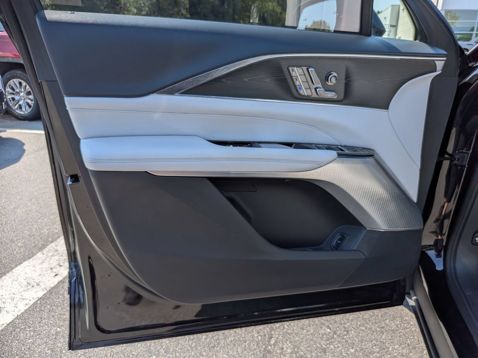 Used 2024 Cadillac Lyriq Sport RWD image 12